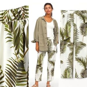 H&M Tropical Palm Ivory Crepe Cropped  Pants Size 6 Inseam 26/Waist 30-inches